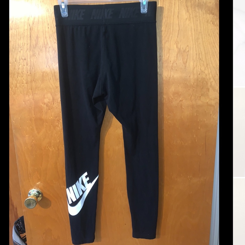 ❌❌❌SOLD ON ♏️ercari❌❌❌

Nike Leggings Medium
